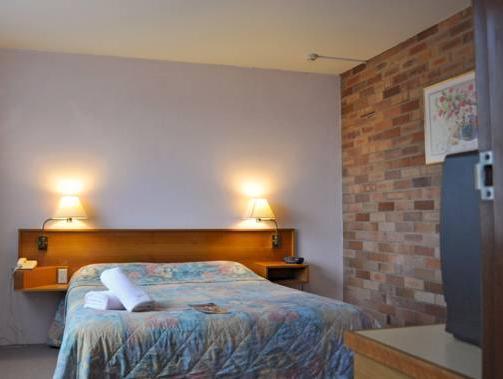 All Seasons Motel Армидейл Экстерьер фото