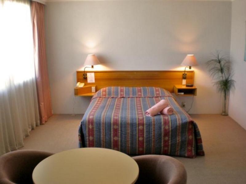 All Seasons Motel Армидейл Экстерьер фото
